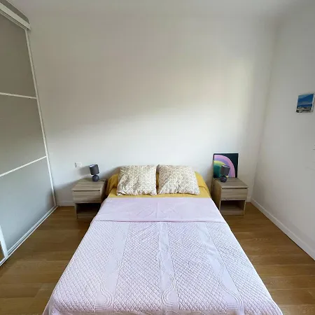 Superbe Vue Avec Parking. *